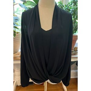 Lilly Pulitzer Black V-Neck Long sleeve Myah Top With Attached Camisole Sz Small